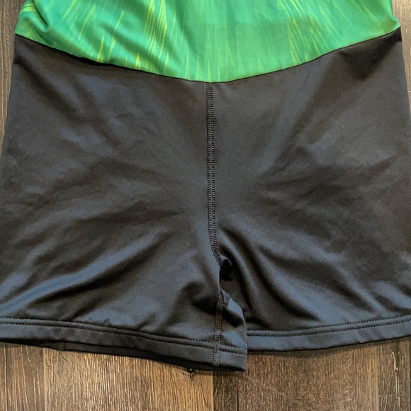 Women’s Nike Athletic Set - Picture 3 of 8